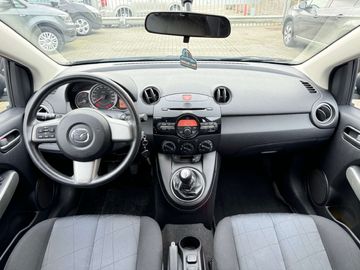 Car image 11