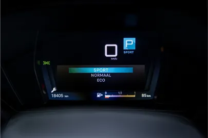 Car image 32