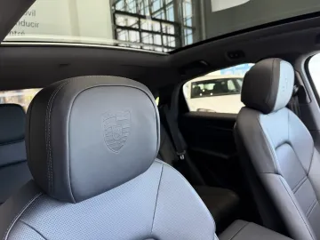 Car image 41
