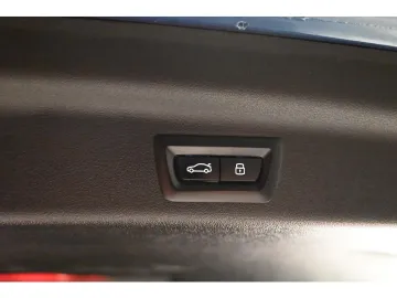 Car image 49