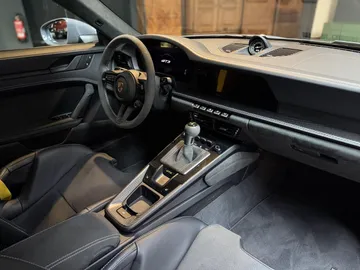 Car image 28