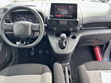 Car image 11