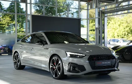 Car image 3