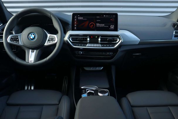 BMW iX3 210 kW image number 11