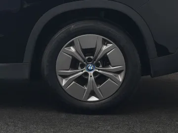 Car image 38