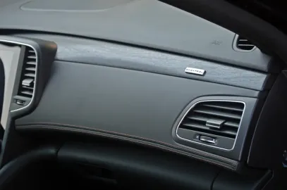 Car image 40