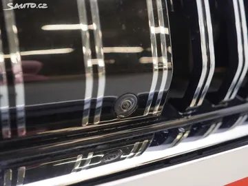 Car image 43