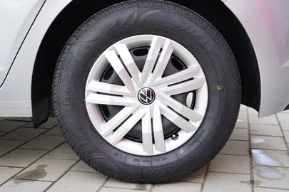 Car image 36