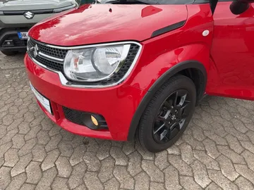 Car image 18