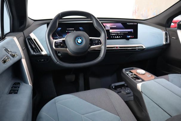 BMW iX 385 kW image number 8