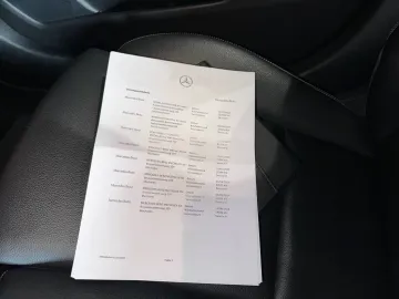 Car image 32