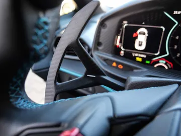 Car image 26