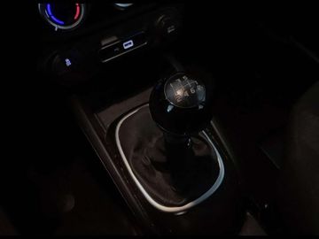 Car image 11