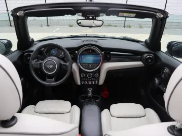 Car image 37