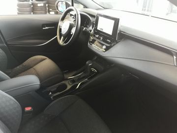 Car image 10