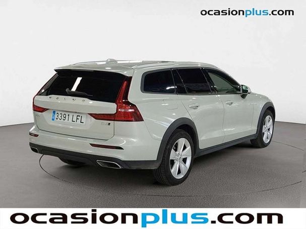 Volvo V60 Cross Country D4 AWD 140 kW image number 2