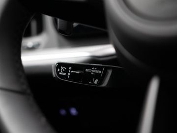 Car image 34
