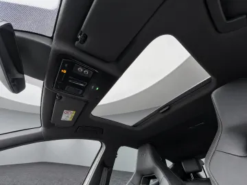 Car image 39