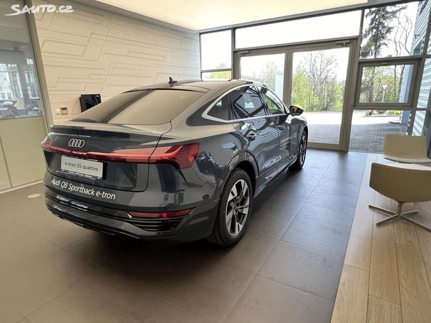 Audi Q8 55 e-tron Sportback Advanced 300 kW image number 3