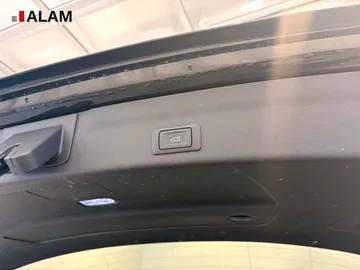 Car image 48