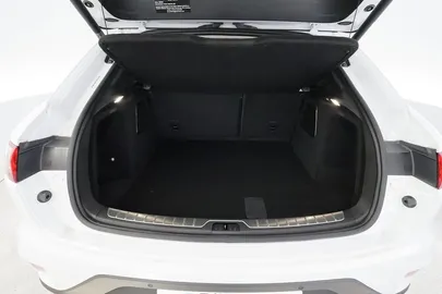 Car image 27