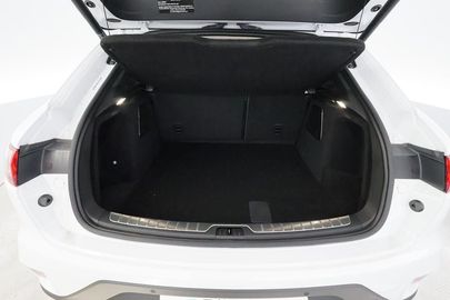 Car image 27