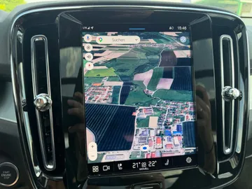 Car image 25