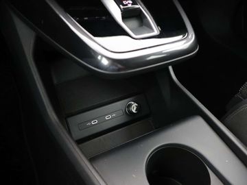 Car image 37