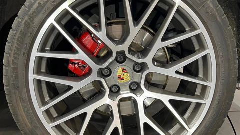 Car image 23