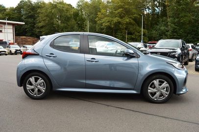 Car image 4