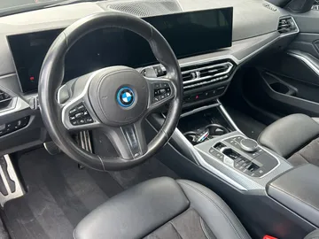 Car image 36