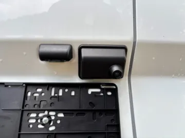 Car image 25
