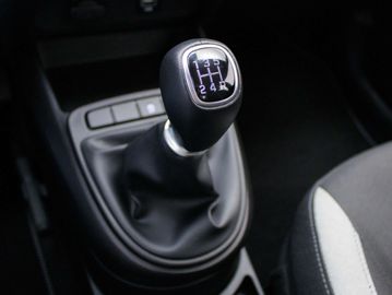 Car image 30