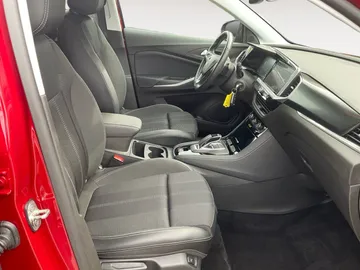 Car image 17