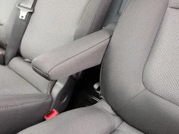 Car image 29