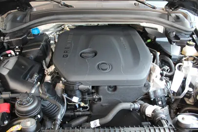 Car image 32