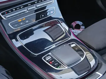 Car image 34
