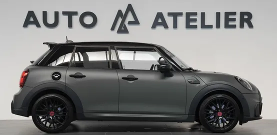 Car image 5