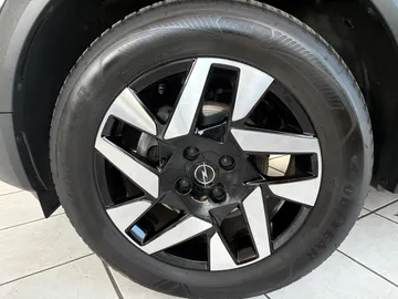 Car image 37
