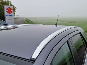 Car image 35