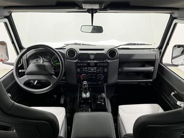 Car image 16