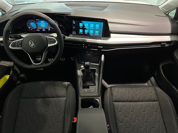 Car image 12