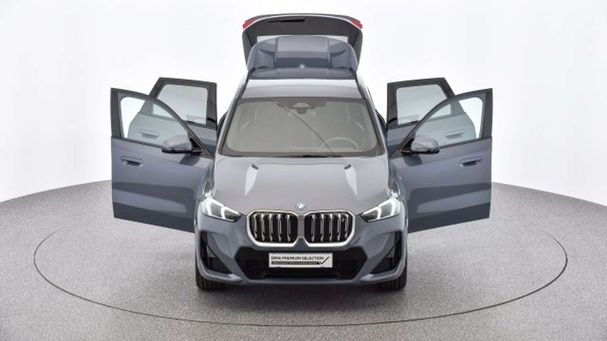 BMW iX1 xDrive30 200 kW image number 13