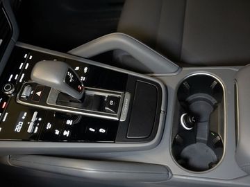 Car image 36