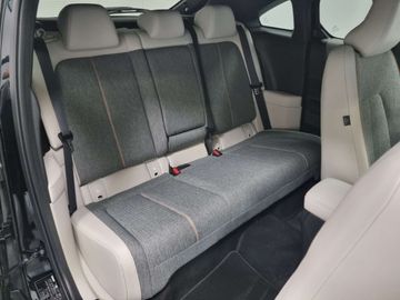 Car image 37