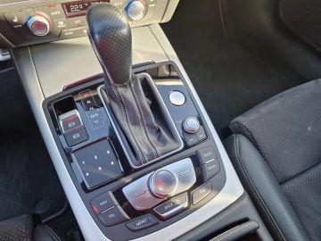 Car image 35