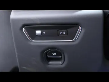 Car image 33
