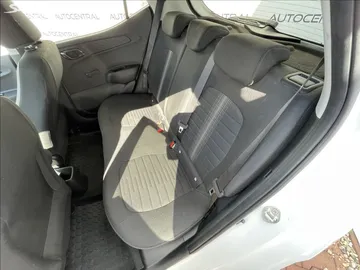 Car image 23