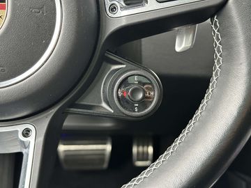 Car image 37