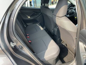 Car image 12